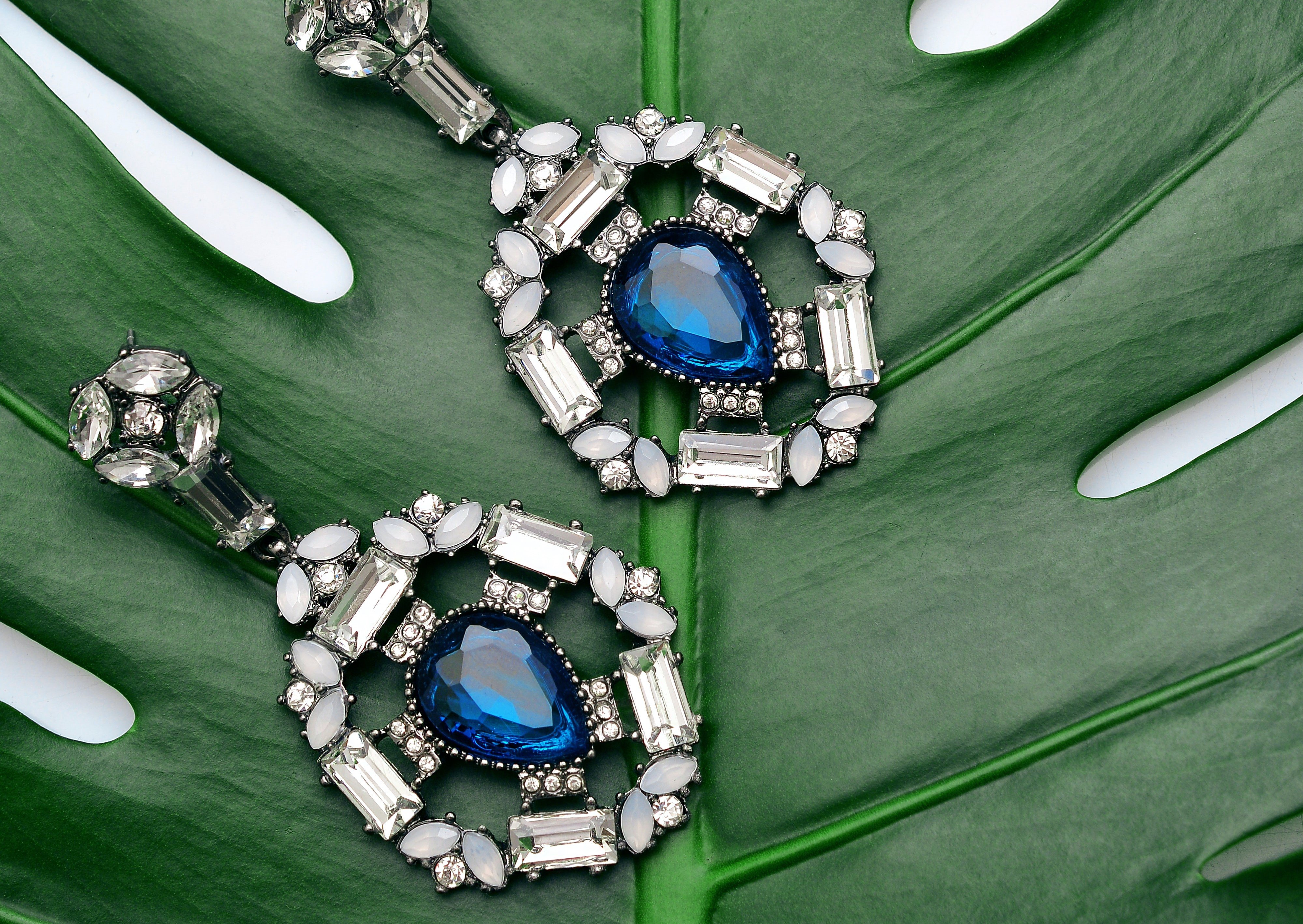 beautiful blue sapphire earrings